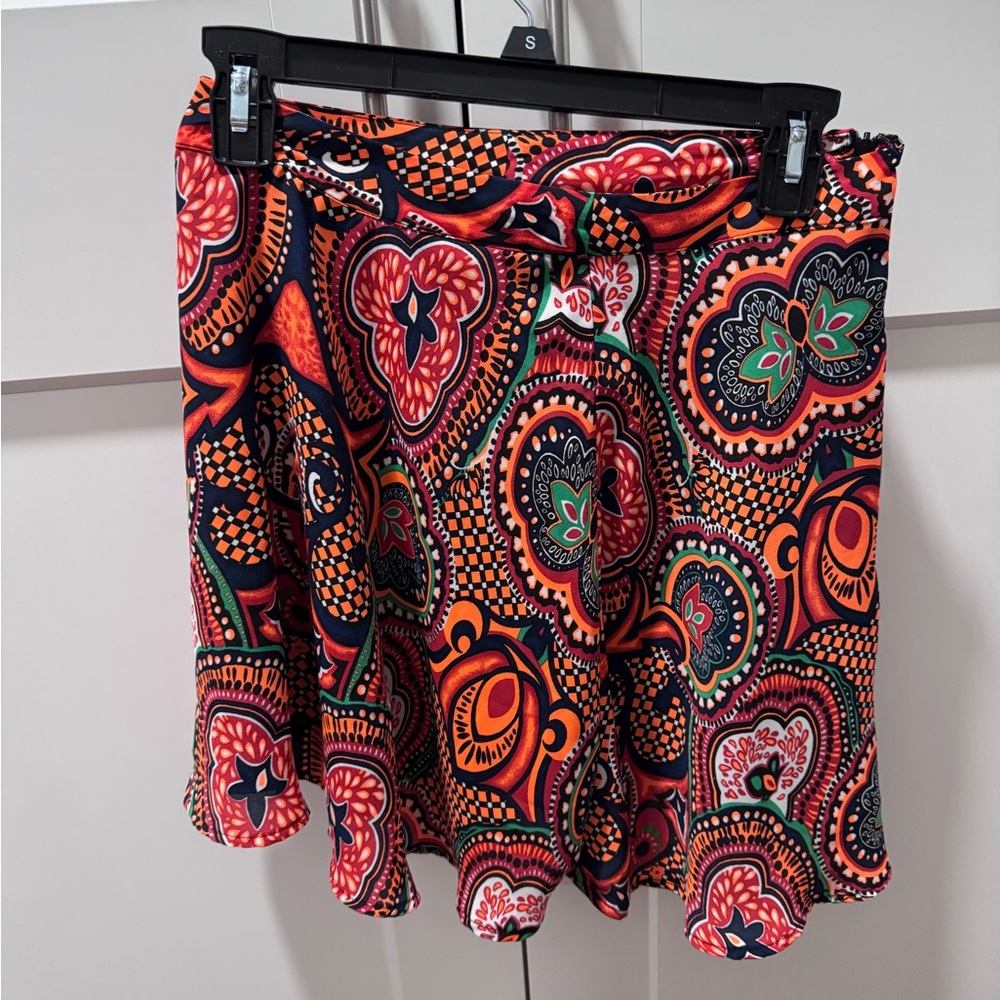 Forever 21 Red and Orange Patterned Skater Skirt